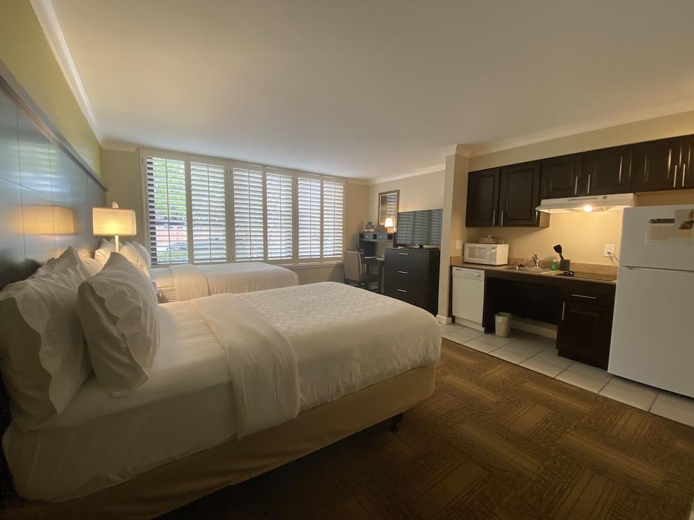 Staybridge Suites Savannah Historic District By Ihg Bagian luar foto