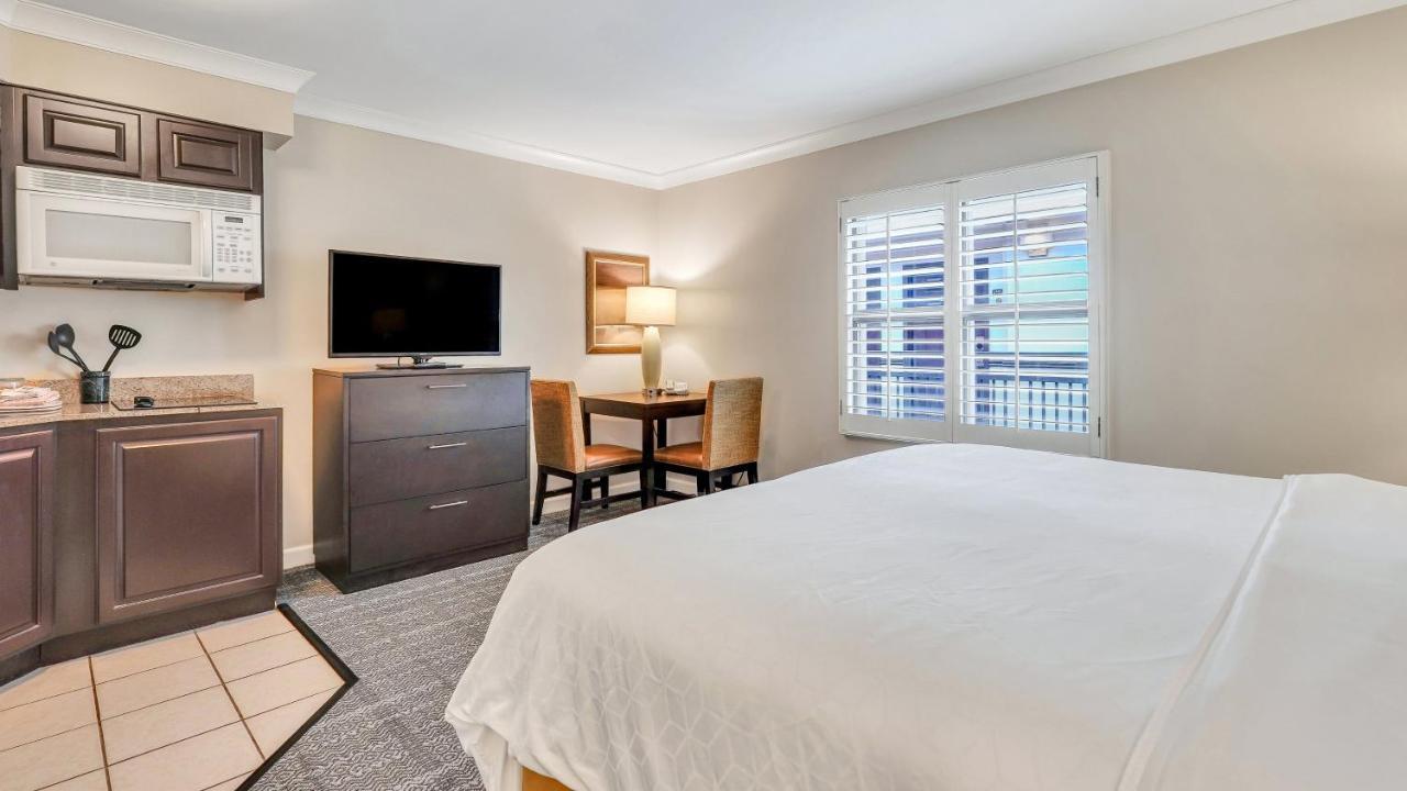 Staybridge Suites Savannah Historic District By Ihg Bagian luar foto