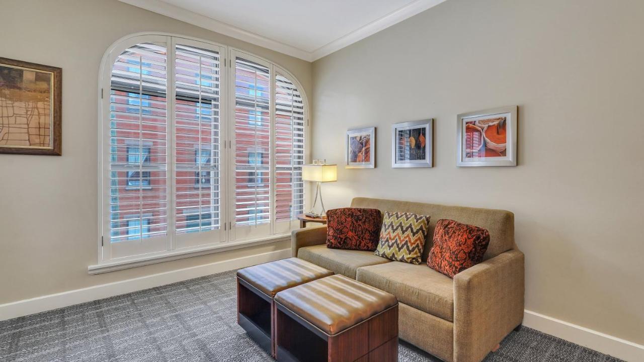 Staybridge Suites Savannah Historic District By Ihg Bagian luar foto