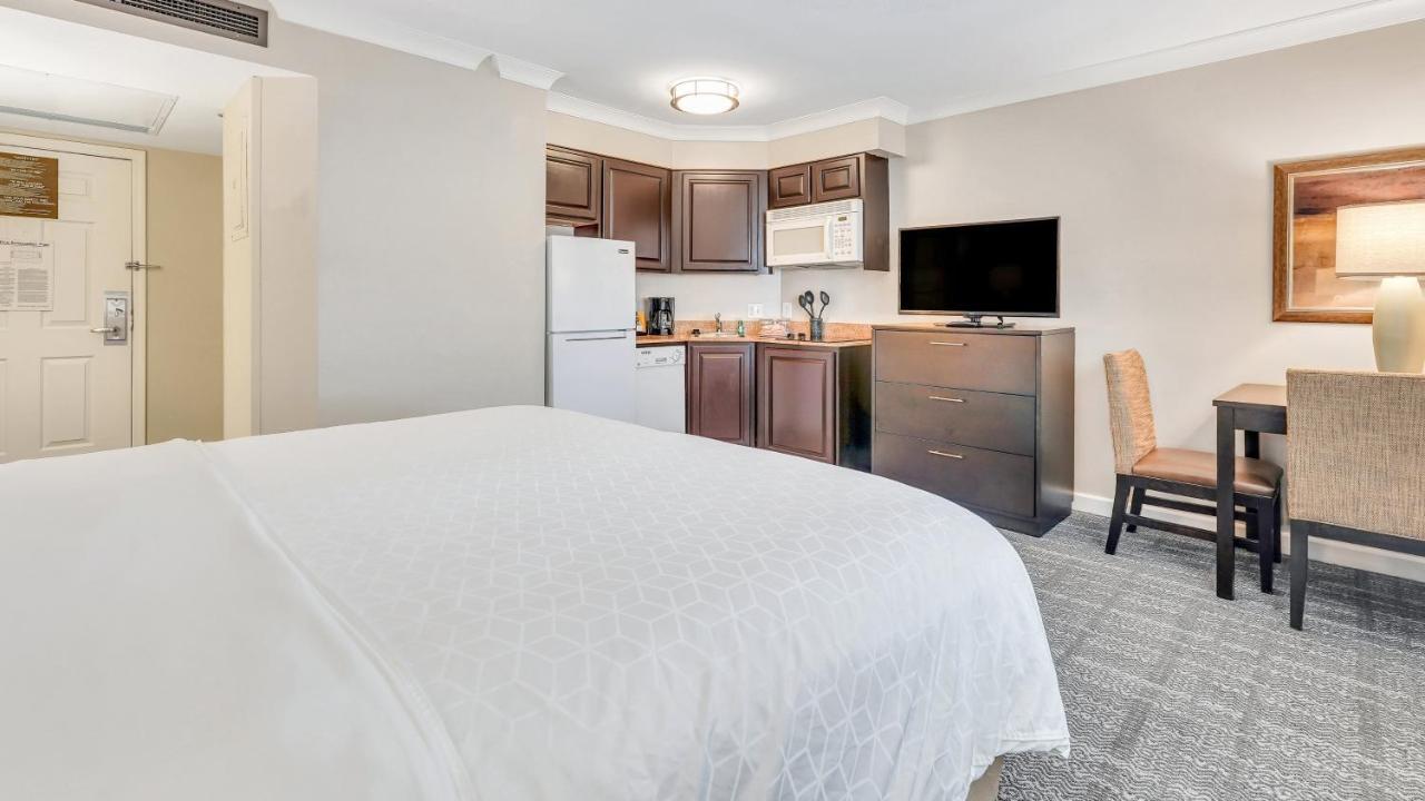 Staybridge Suites Savannah Historic District By Ihg Bagian luar foto