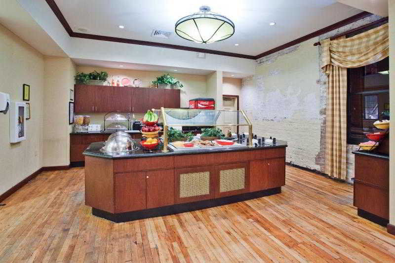 Staybridge Suites Savannah Historic District By Ihg Bagian luar foto