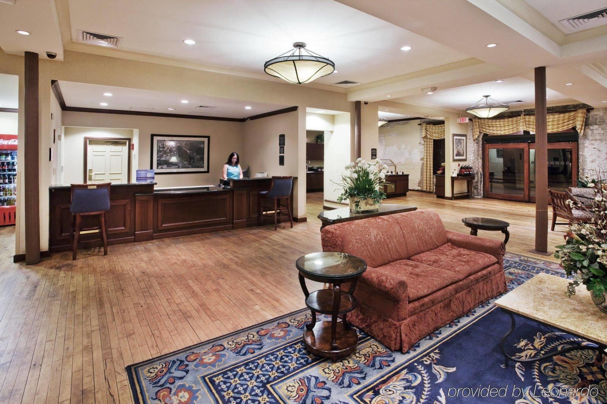 Staybridge Suites Savannah Historic District By Ihg Bagian luar foto