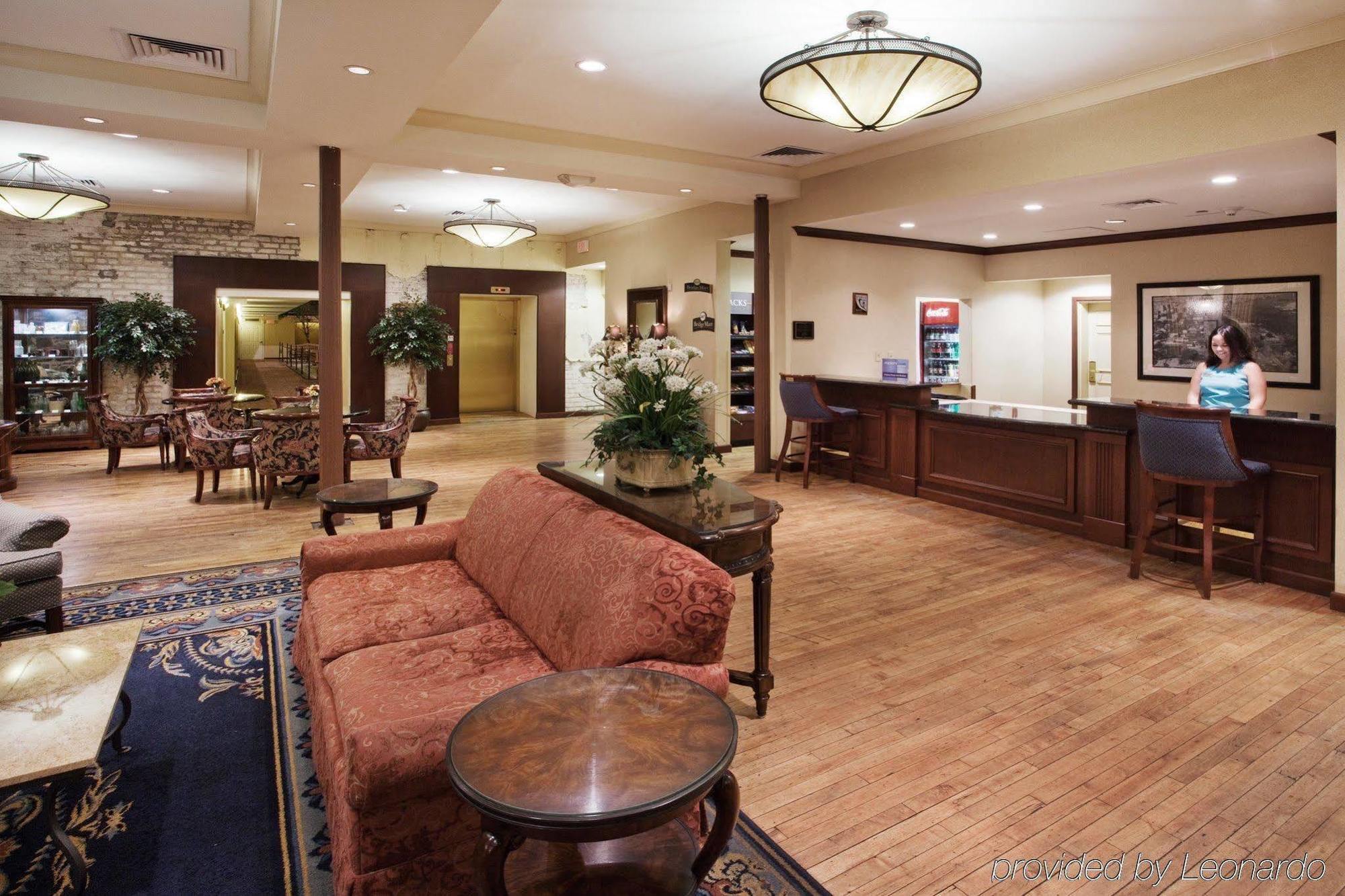 Staybridge Suites Savannah Historic District By Ihg Bagian luar foto