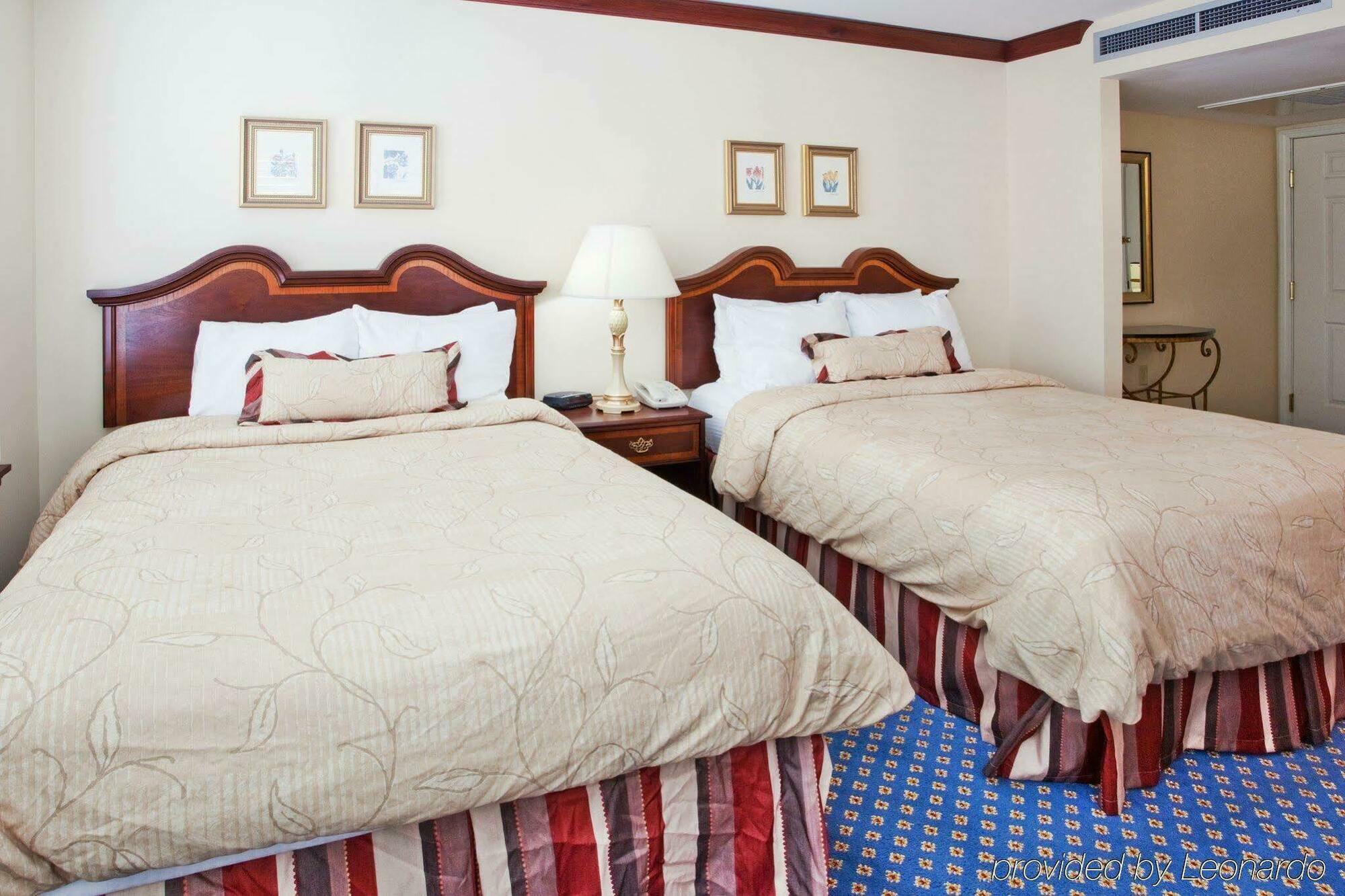 Staybridge Suites Savannah Historic District By Ihg Bagian luar foto